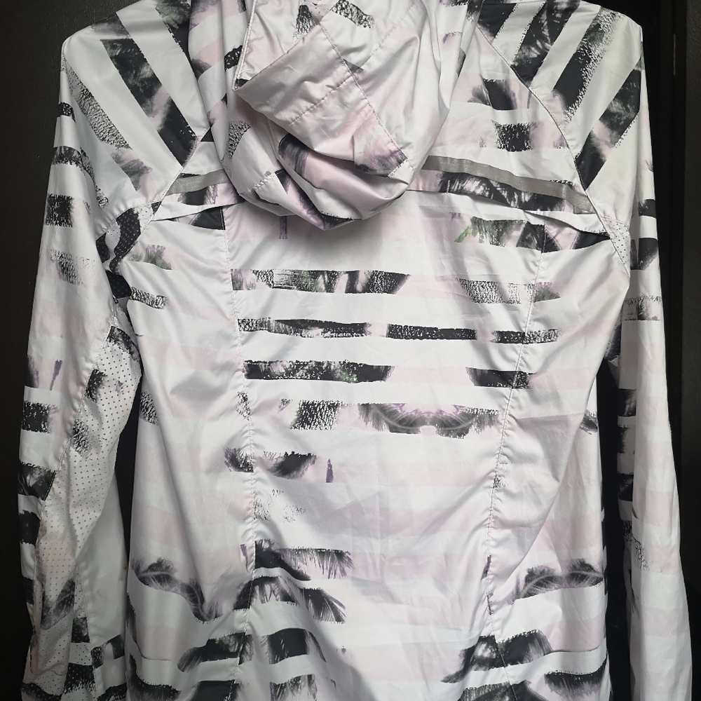 Lululemon windbreaker